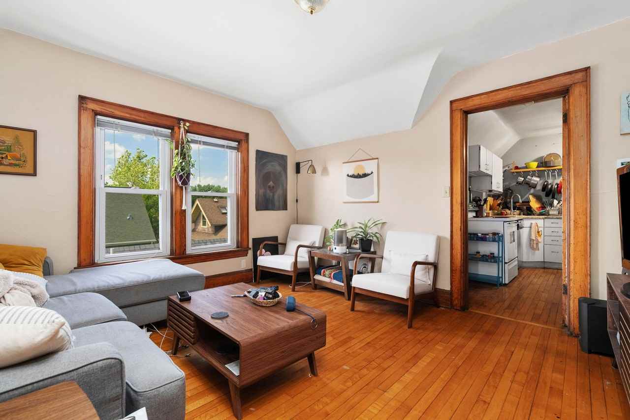 615 S Baldwin St #615 - Photo 3 of 14