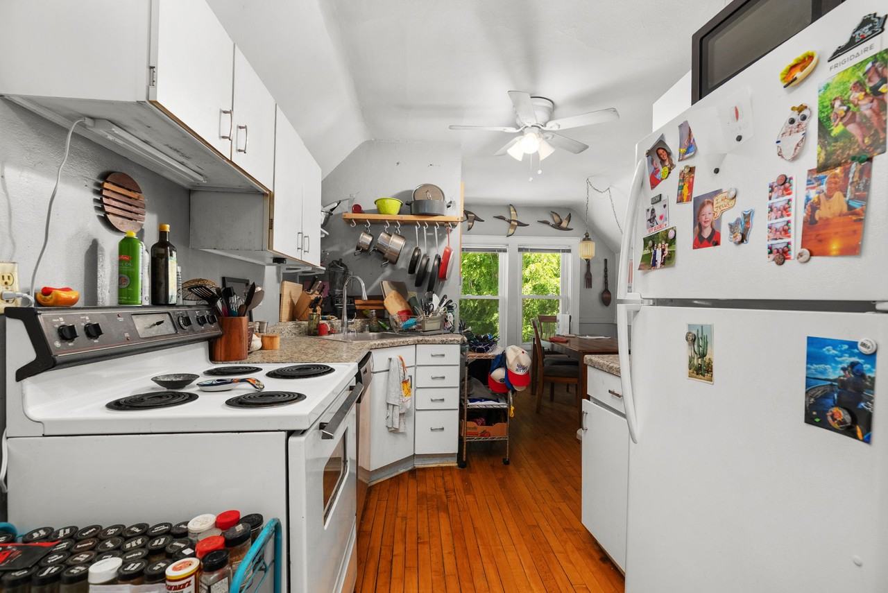 615 S Baldwin St #615 - Photo 4 of 14