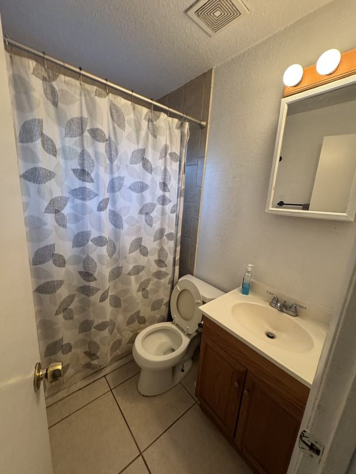 148 Deacon Jones Blvd Rm 2 #2 - Photo 6 of 13