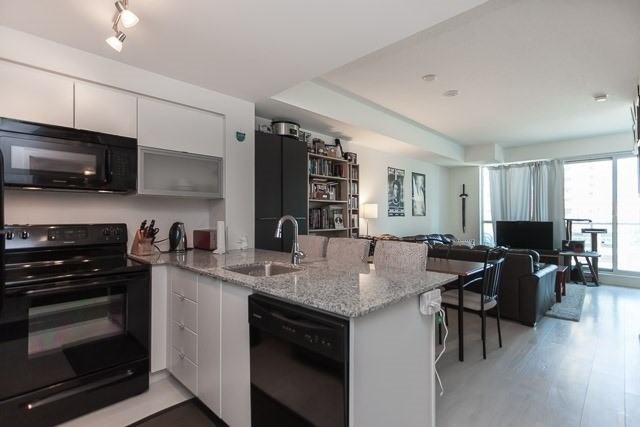 150 East Liberty Street #517 - Photo 3 of 17