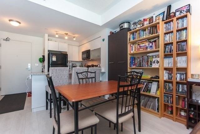 150 East Liberty Street #517 - Photo 6 of 17