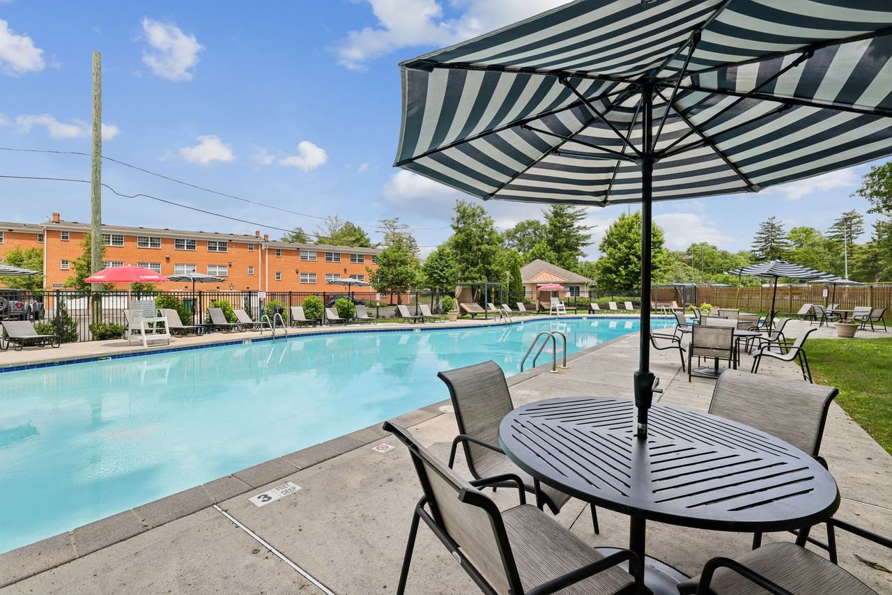 Chatham Hill Apartments - Photo 5 of 27