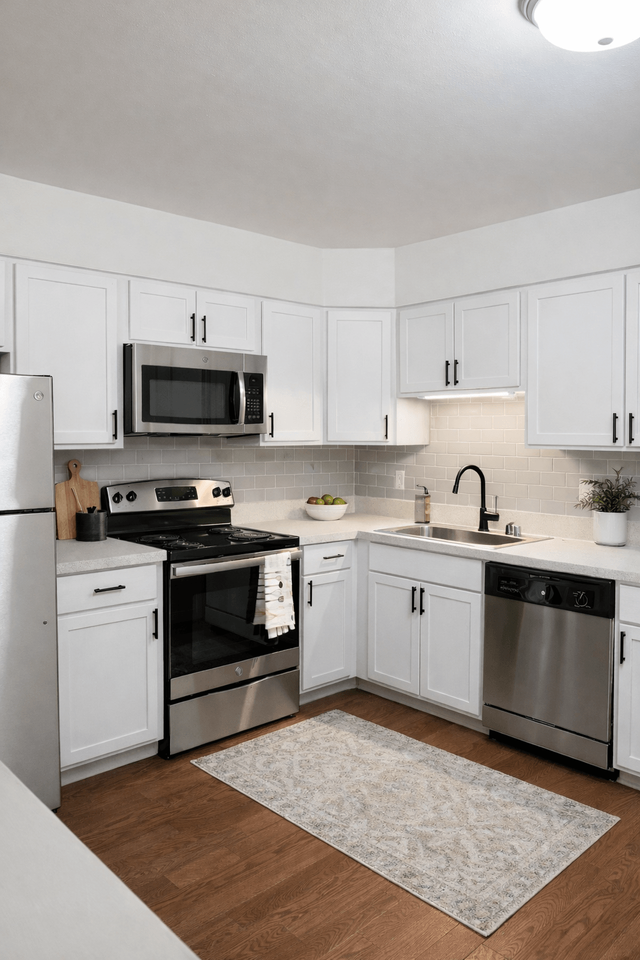 Corner Place Apartments - Photo 4 of 14
