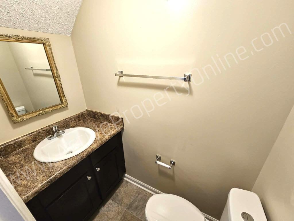 130 Calloway Dr Apt B - Photo 4 of 8