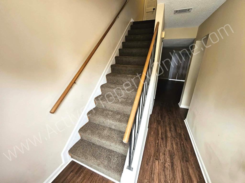 130 Calloway Dr Apt B - Photo 5 of 8