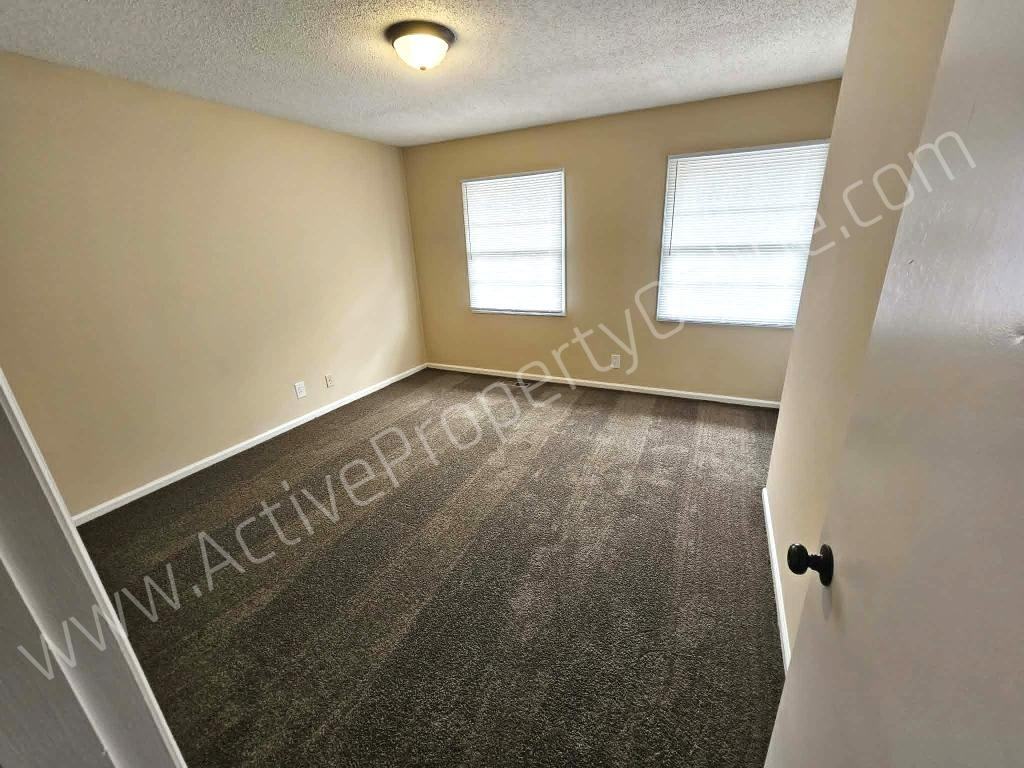 130 Calloway Dr Apt B - Photo 6 of 8