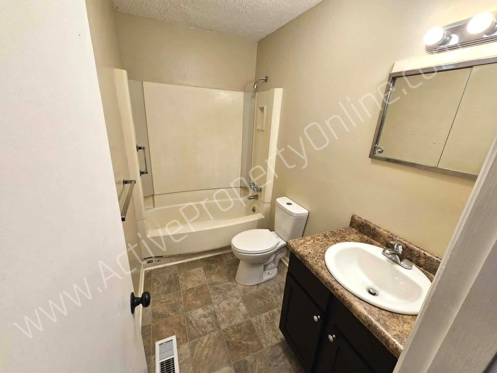 130 Calloway Dr Apt B - Photo 7 of 8