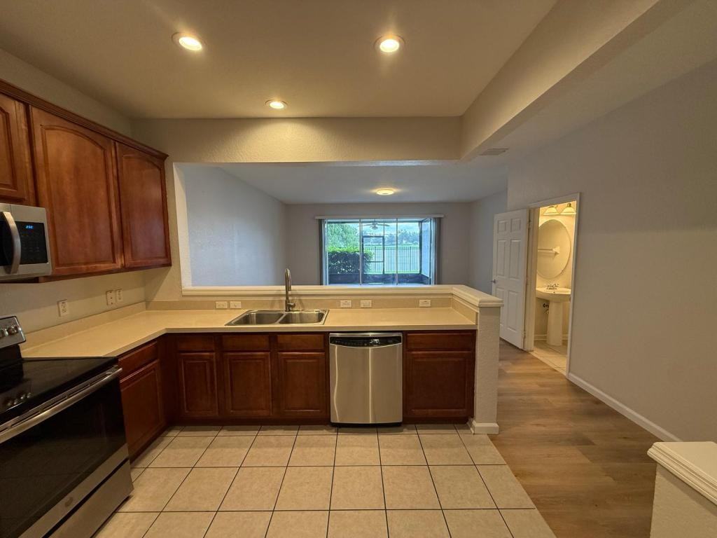 933 Enclair St - Photo 4 of 32