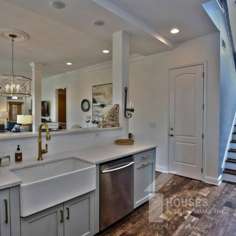 323 Blue Water Way - Photo 3 of 24