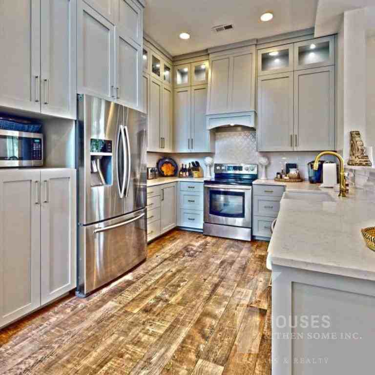 323 Blue Water Way - Photo 4 of 24
