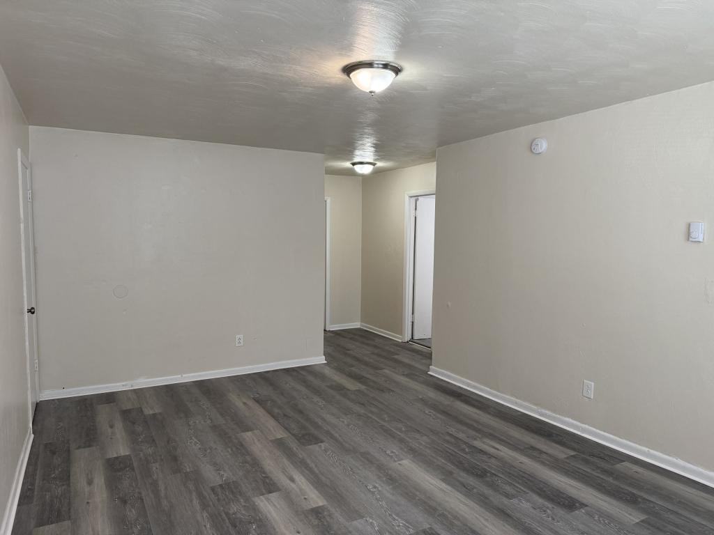 1200 Rugby St - Photo 3 of 6