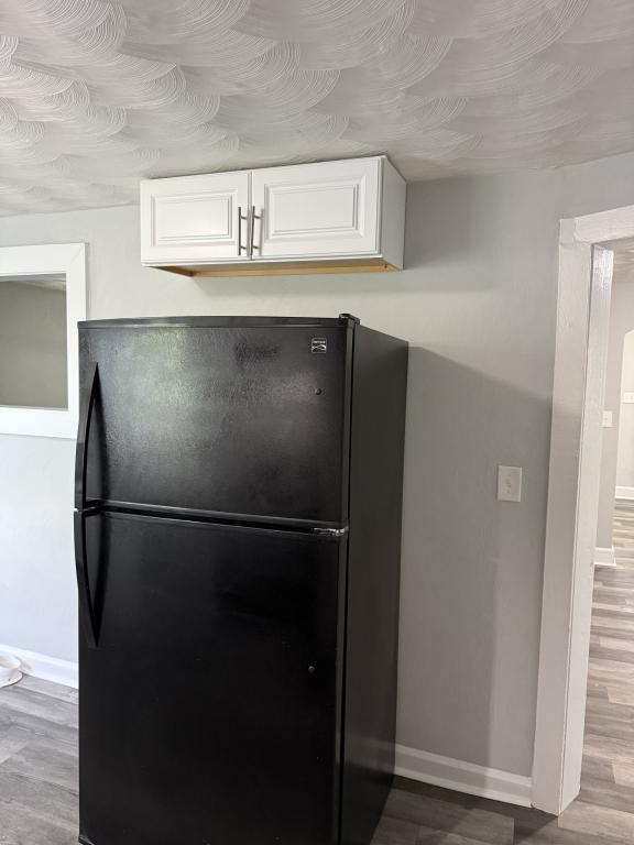 1033 Mapole Ave - Photo 4 of 11