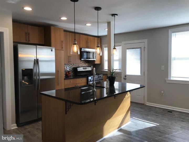 1003 E Lake Ave - Photo 5 of 28