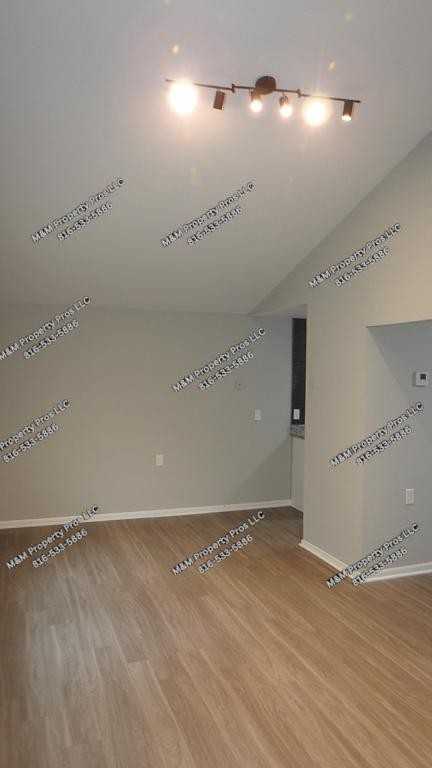 5928 Elmwood Ave - Photo 6 of 27