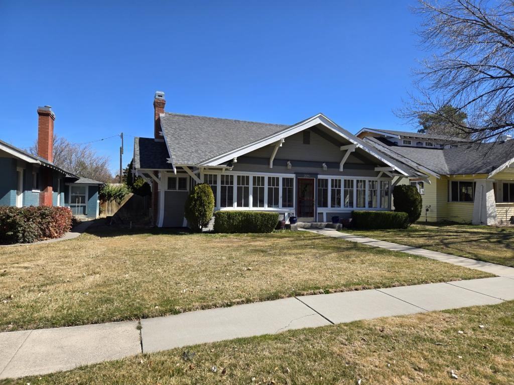 228 9th Ave N - Photo 2 of 43