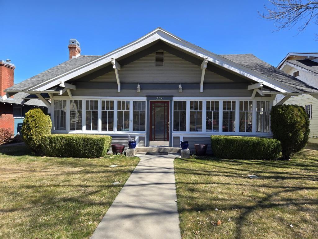 228 9th Ave N - Photo 3 of 43