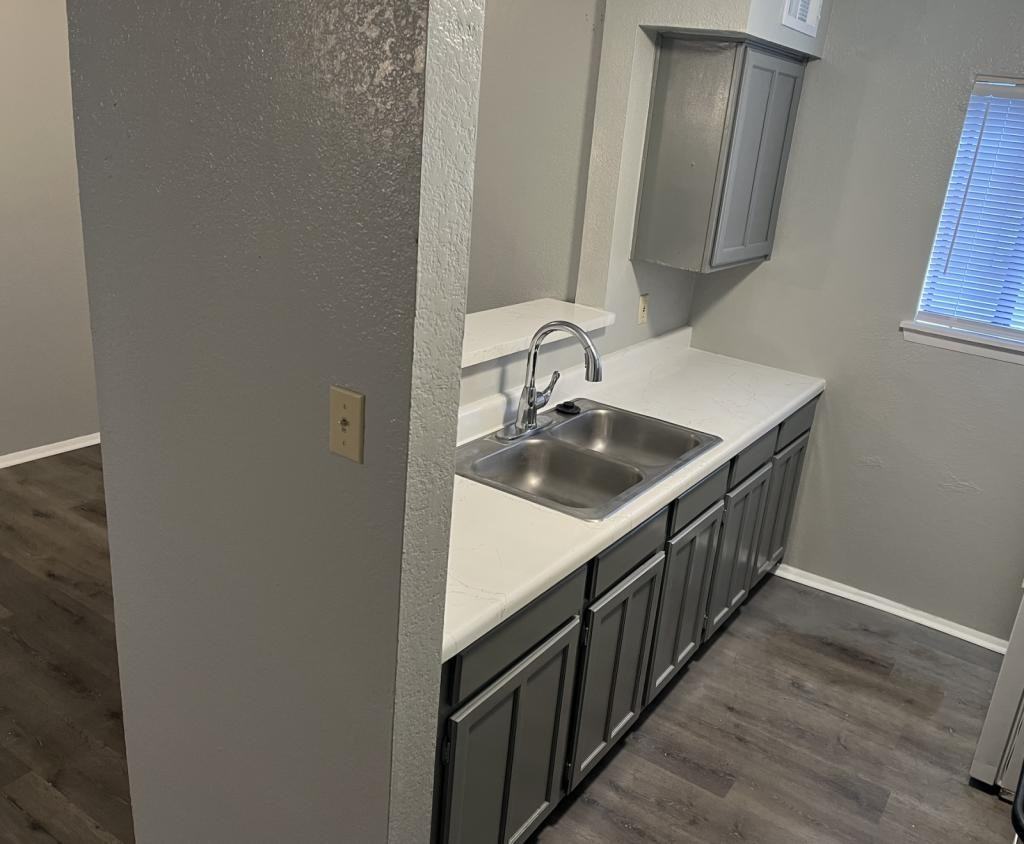 100 Lc Martin Dr - Photo 5 of 11