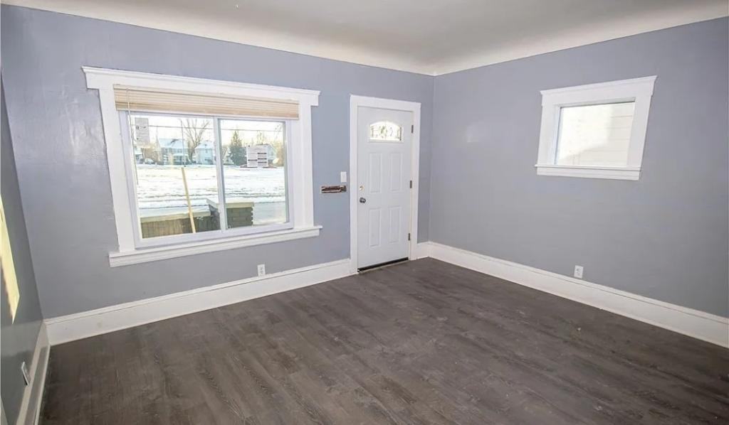 9523 Aetna Rd - Photo 6 of 16