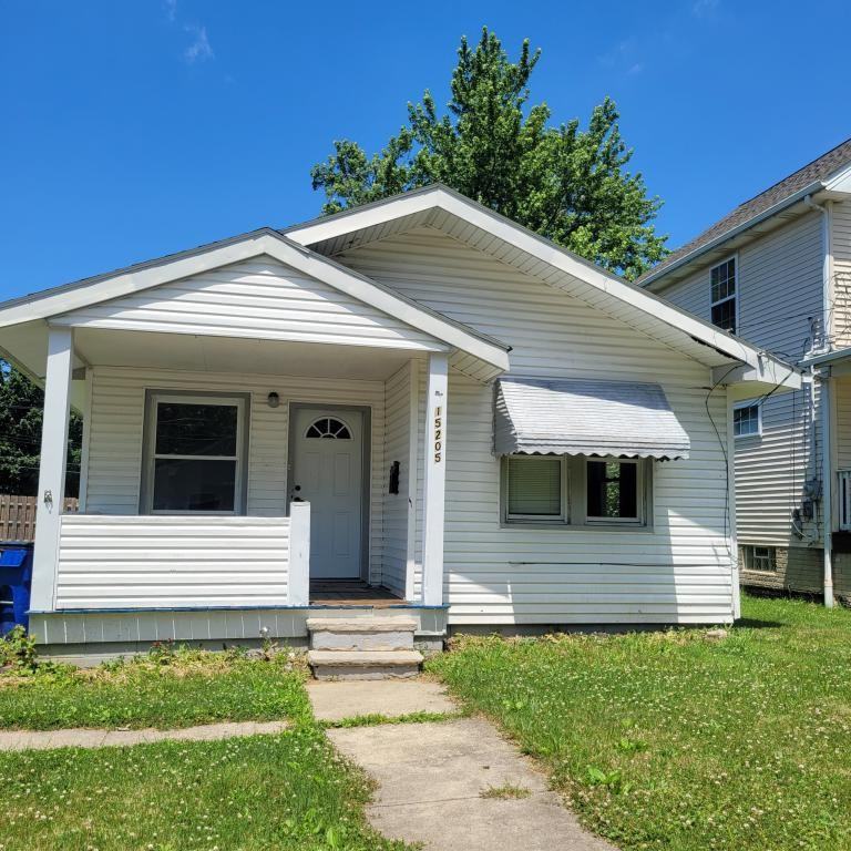 15205 Lincoln Ave - Photo 3 of 23