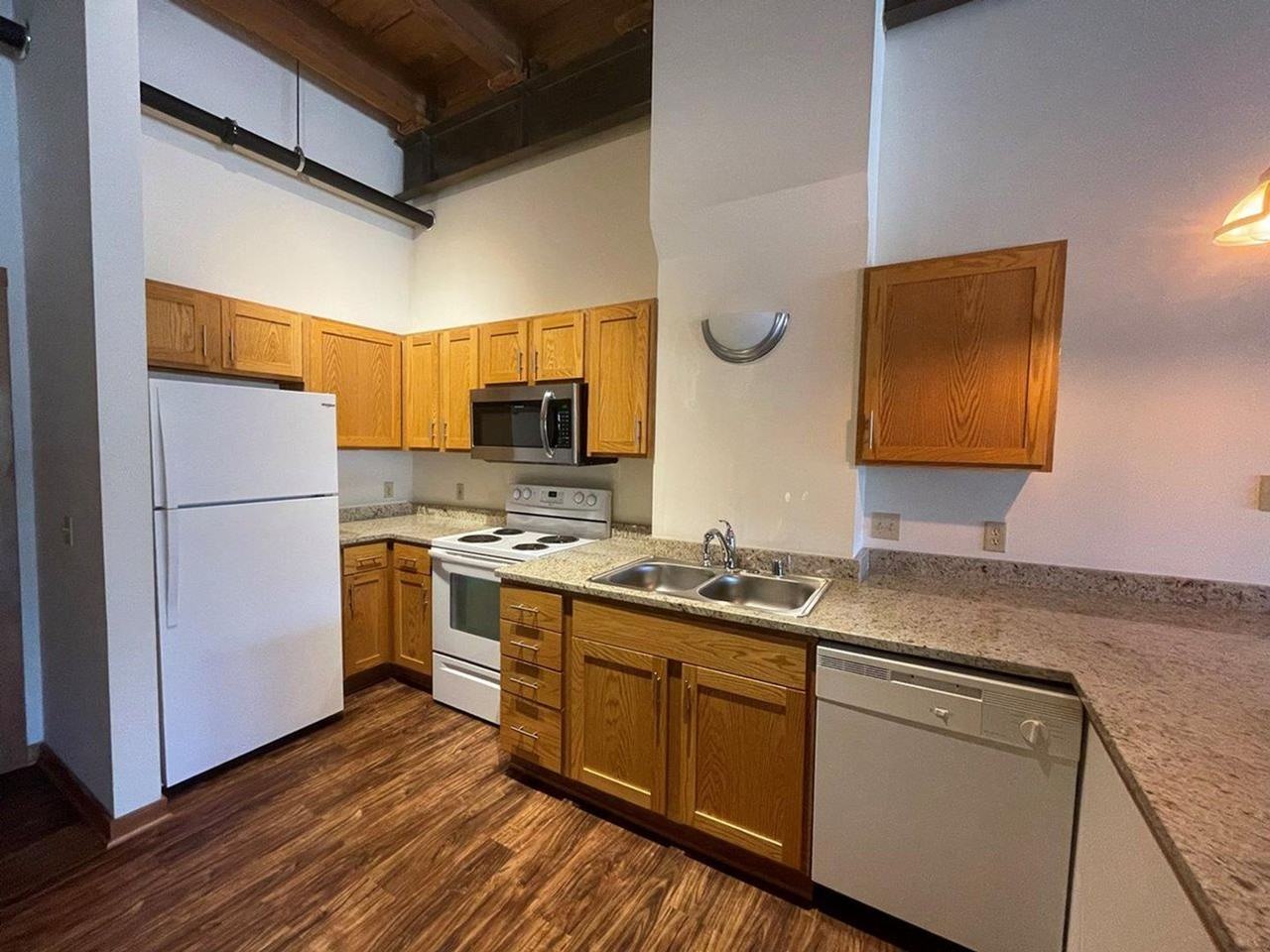 Historic Fifth Ward Lofts - Photo 5 of 50