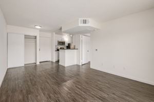 featured image of 1725 Grismer Ave