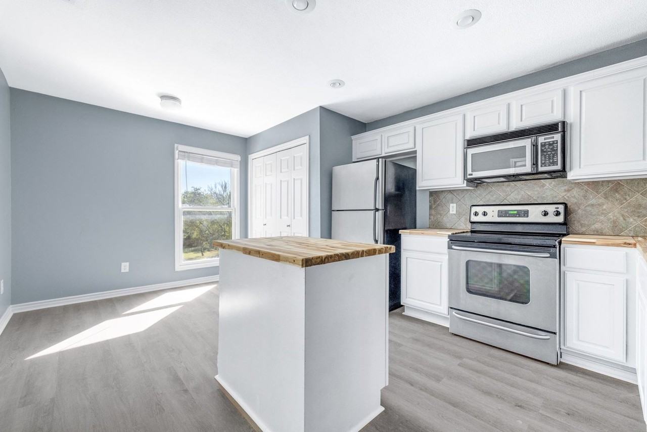 805 N Main St #108 - Photo 2 of 50