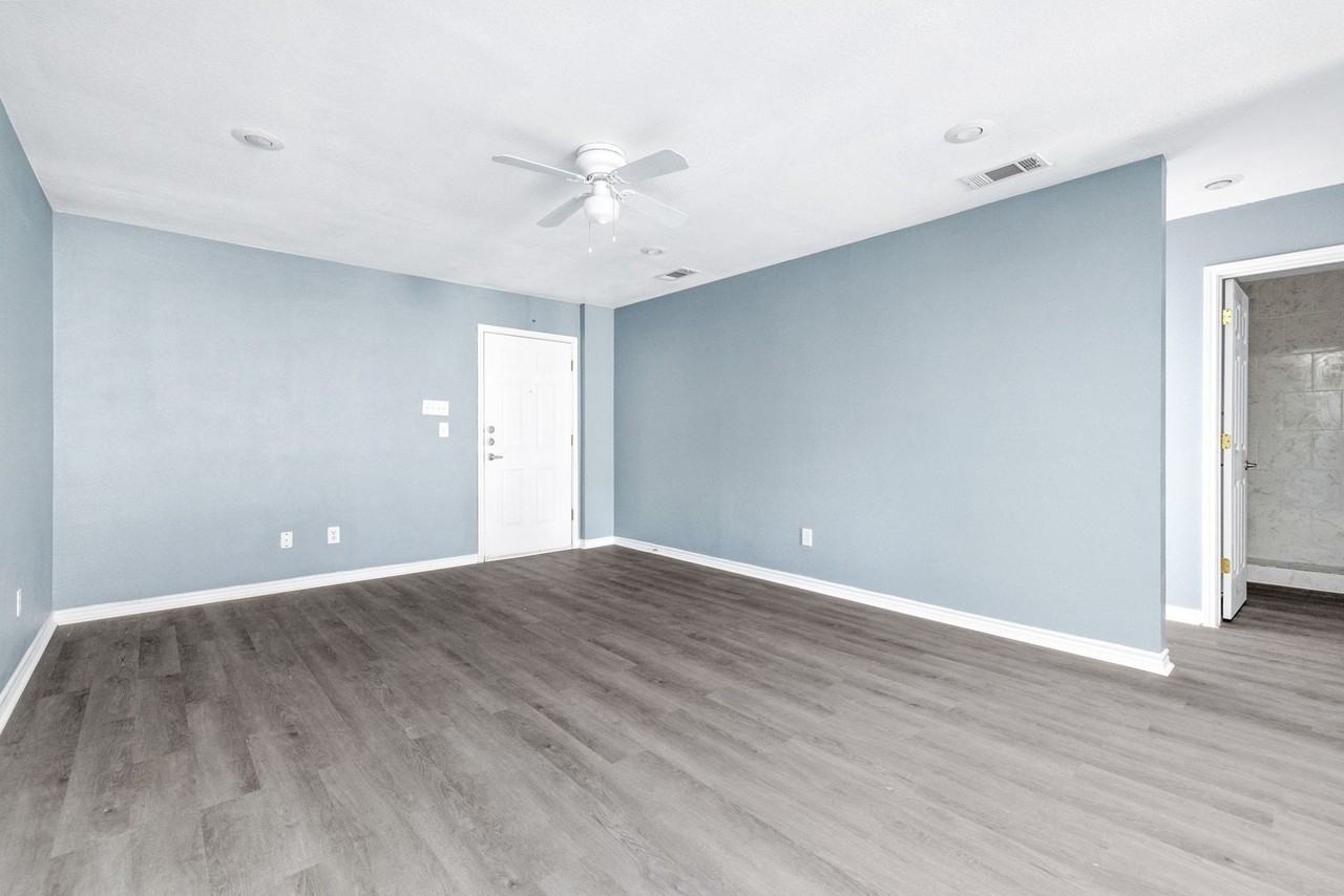 805 N Main St #108 - Photo 4 of 50