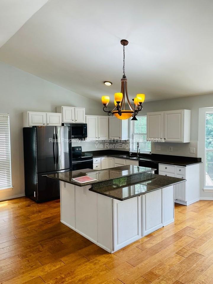 613 S Wheatland Cir - Photo 4 of 28