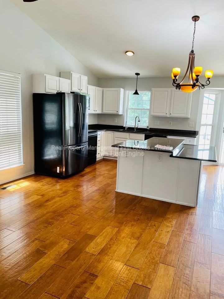 613 S Wheatland Cir - Photo 5 of 28