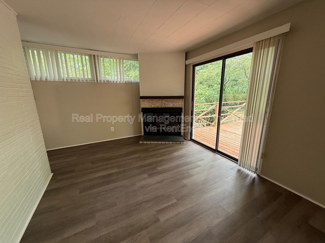 2523 Overbrook Dr - Photo 2 of 19