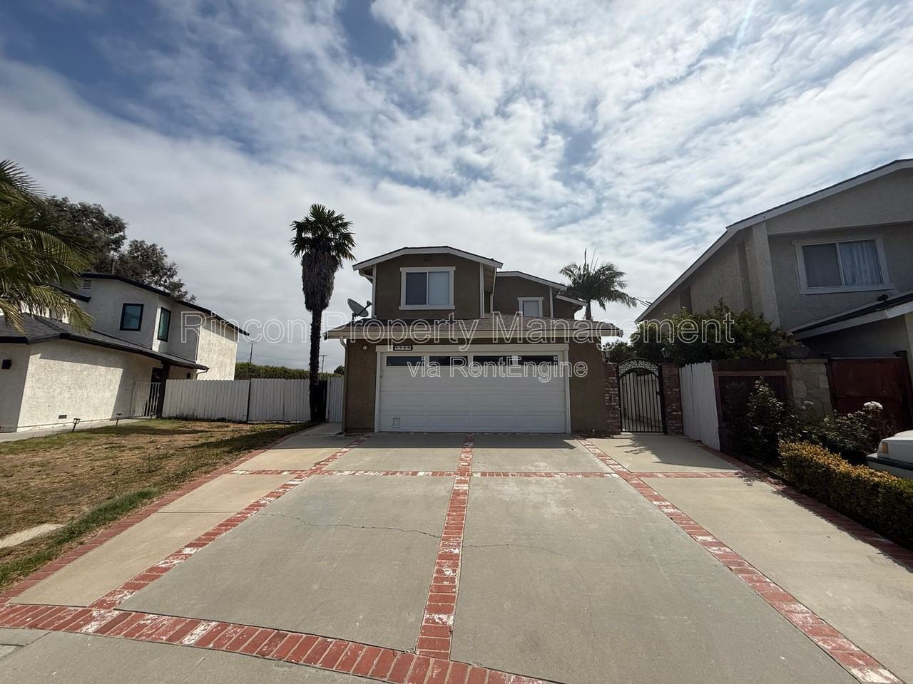 1540 Pyramid Ave - Photo 3 of 17