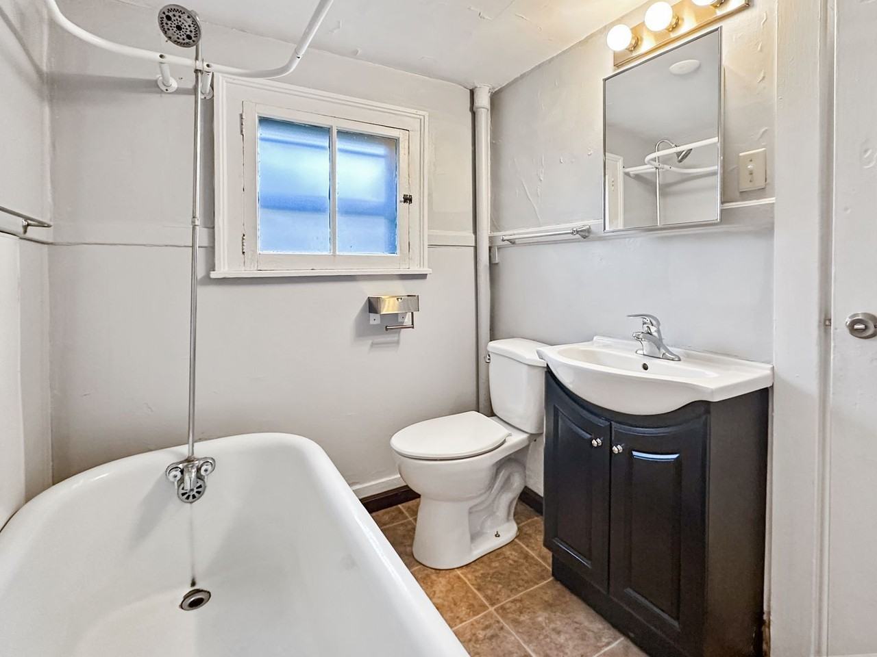 642 Cherry St Se #3 - Photo 6 of 8