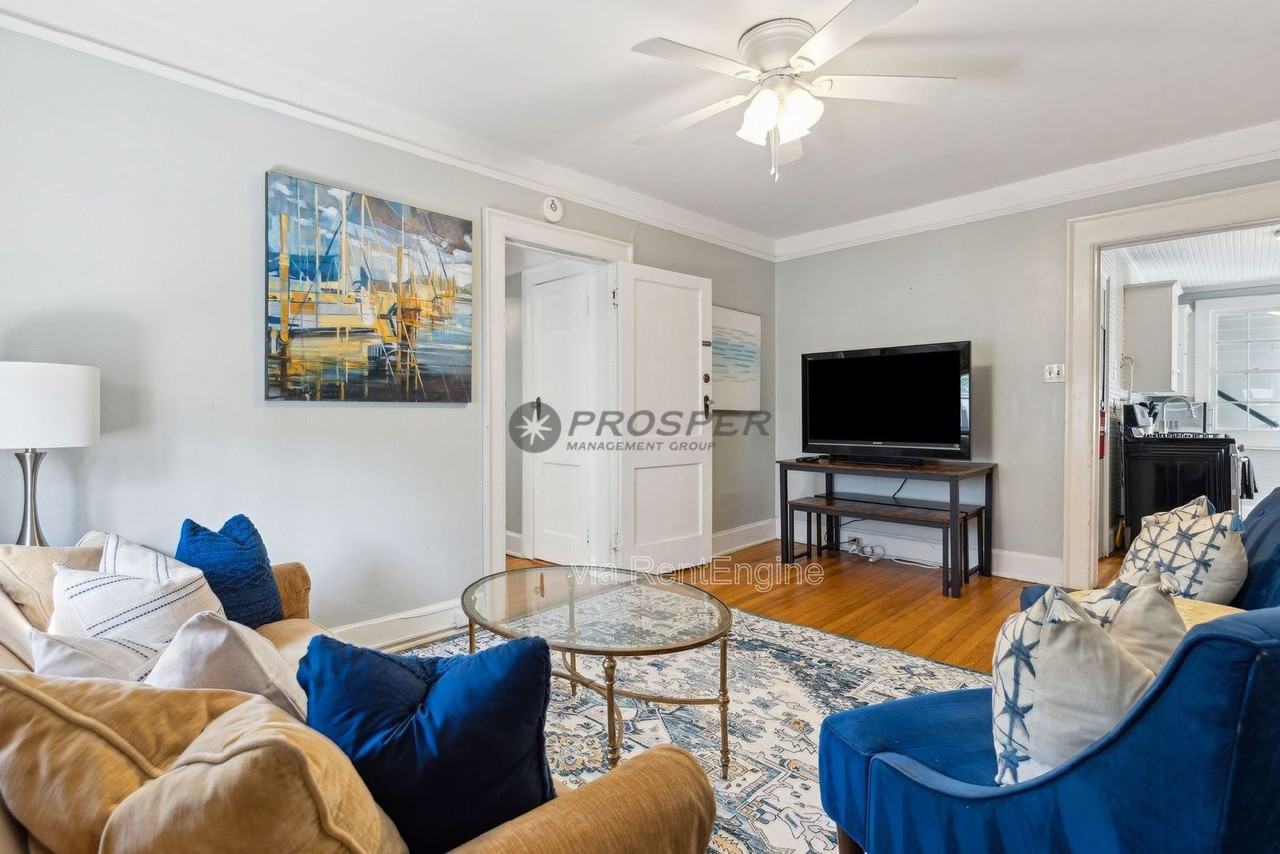 72 1/2 King St - Photo 7 of 33