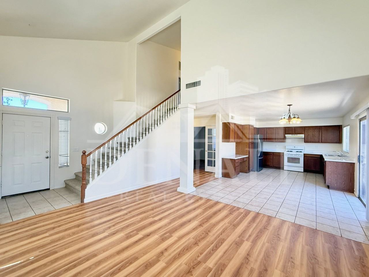 11184 W Palm Ln - Photo 4 of 25