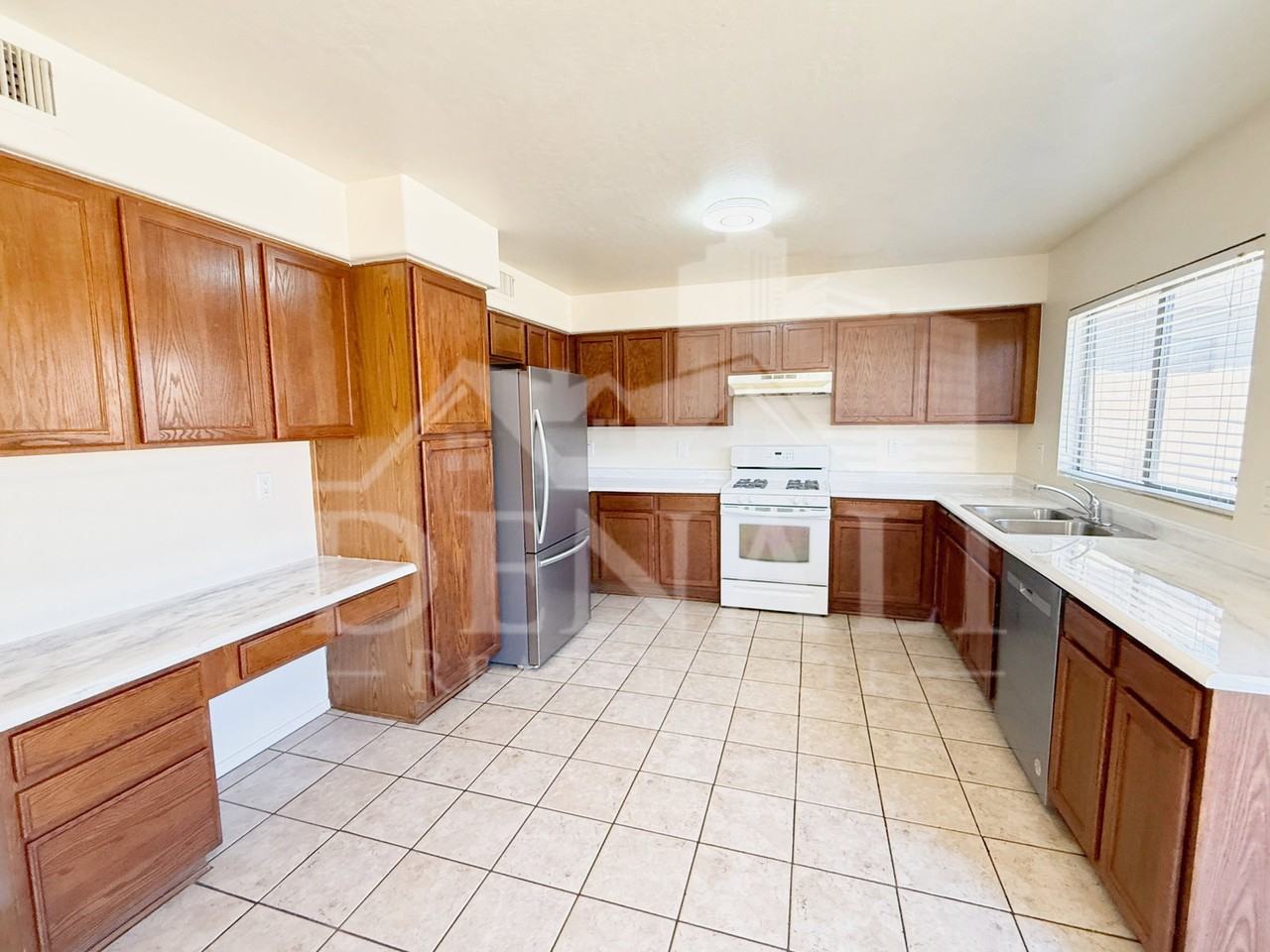 11184 W Palm Ln - Photo 5 of 25