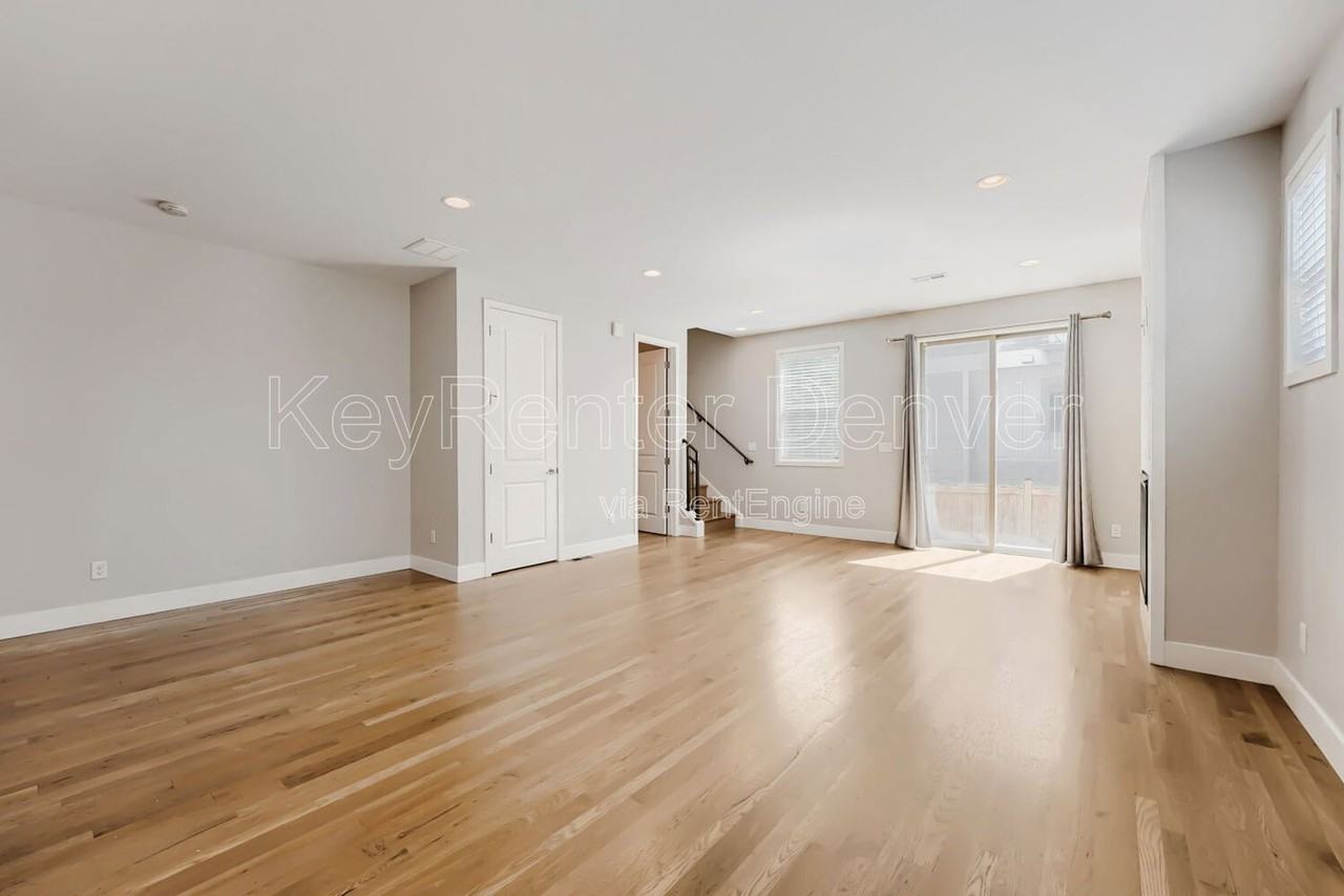 758 S Leyden St - Photo 6 of 29