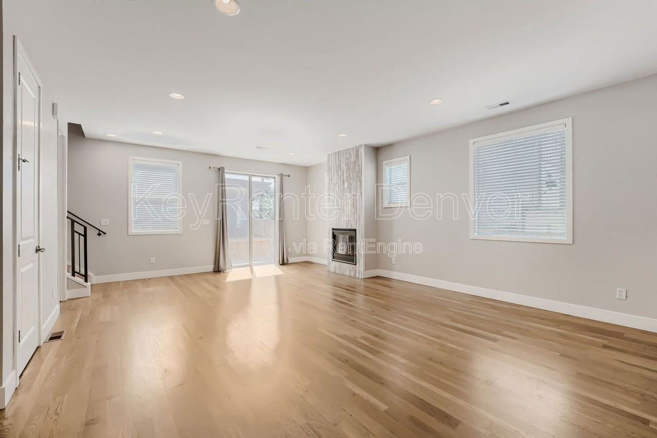 758 S Leyden St - Photo 7 of 29