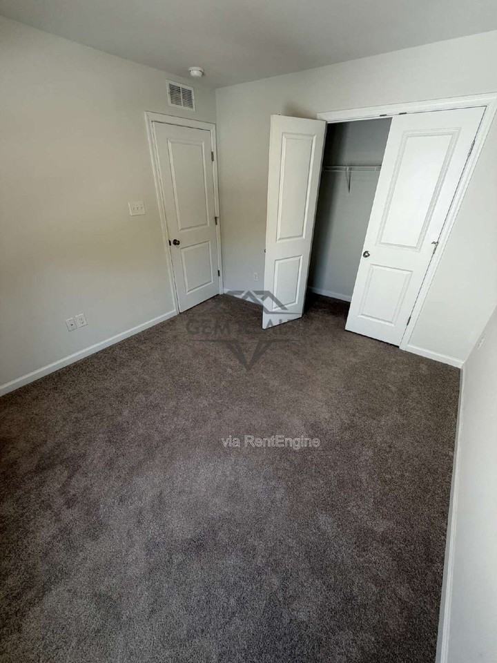 6619 Sacagawea St - Photo 4 of 50