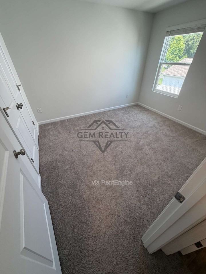 6619 Sacagawea St - Photo 6 of 50