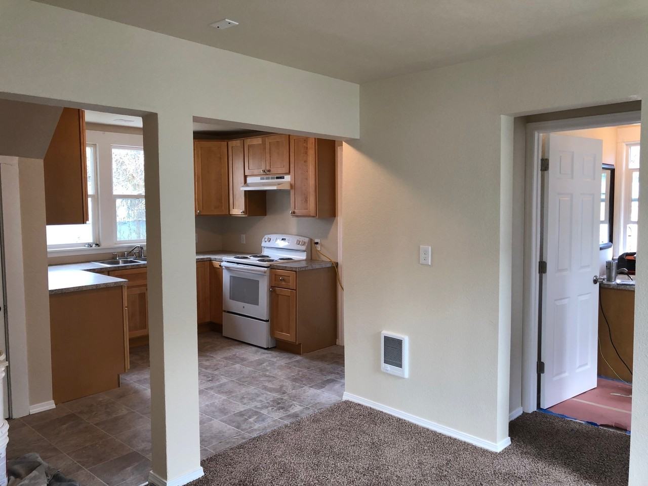320 W Pine St #320 - Photo 5 of 9