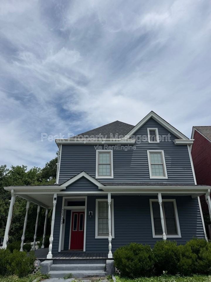 2311 Lamb Ave - Photo 2 of 10