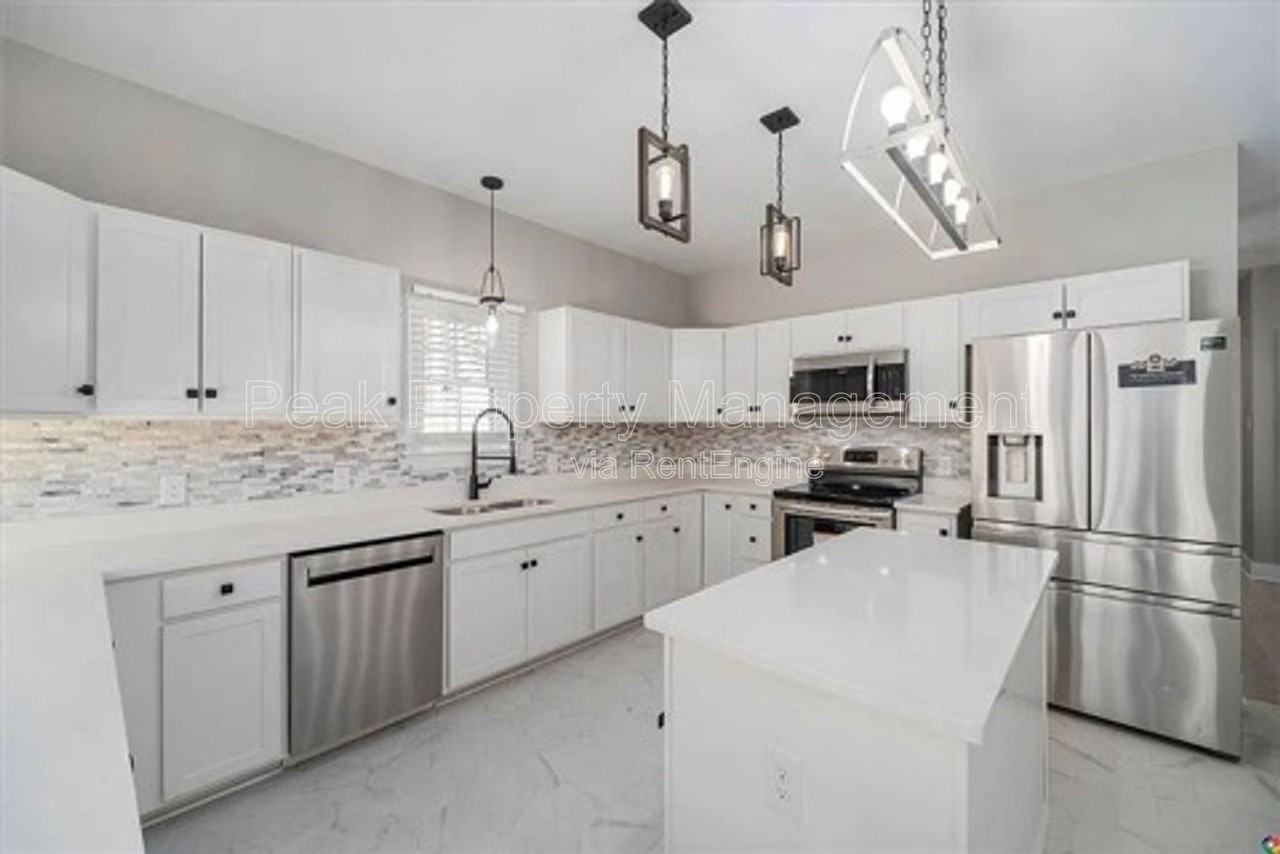 1203 N 19th St - Photo 2 of 21