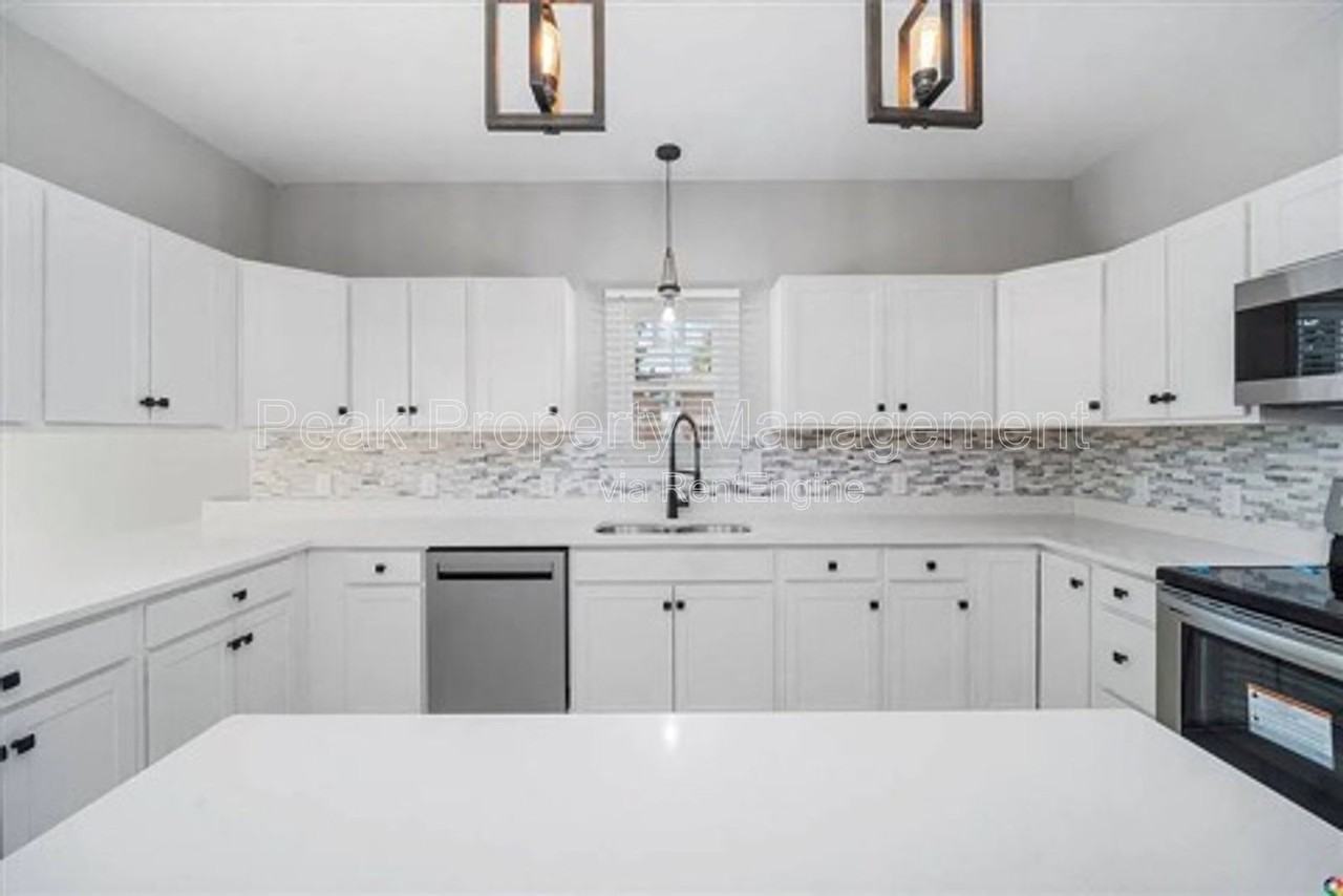 1203 N 19th St - Photo 6 of 21