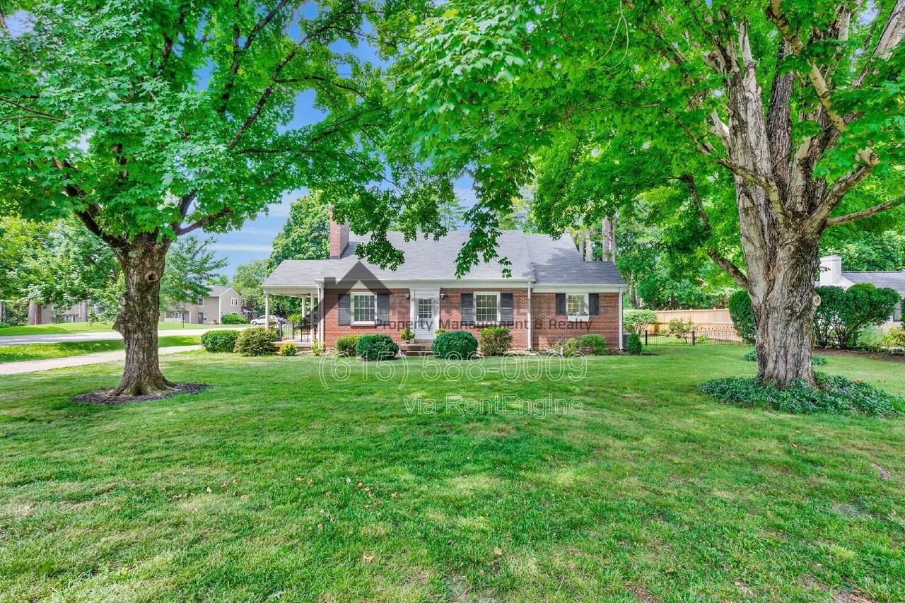 715 Hillsboro Rd - Photo 2 of 40