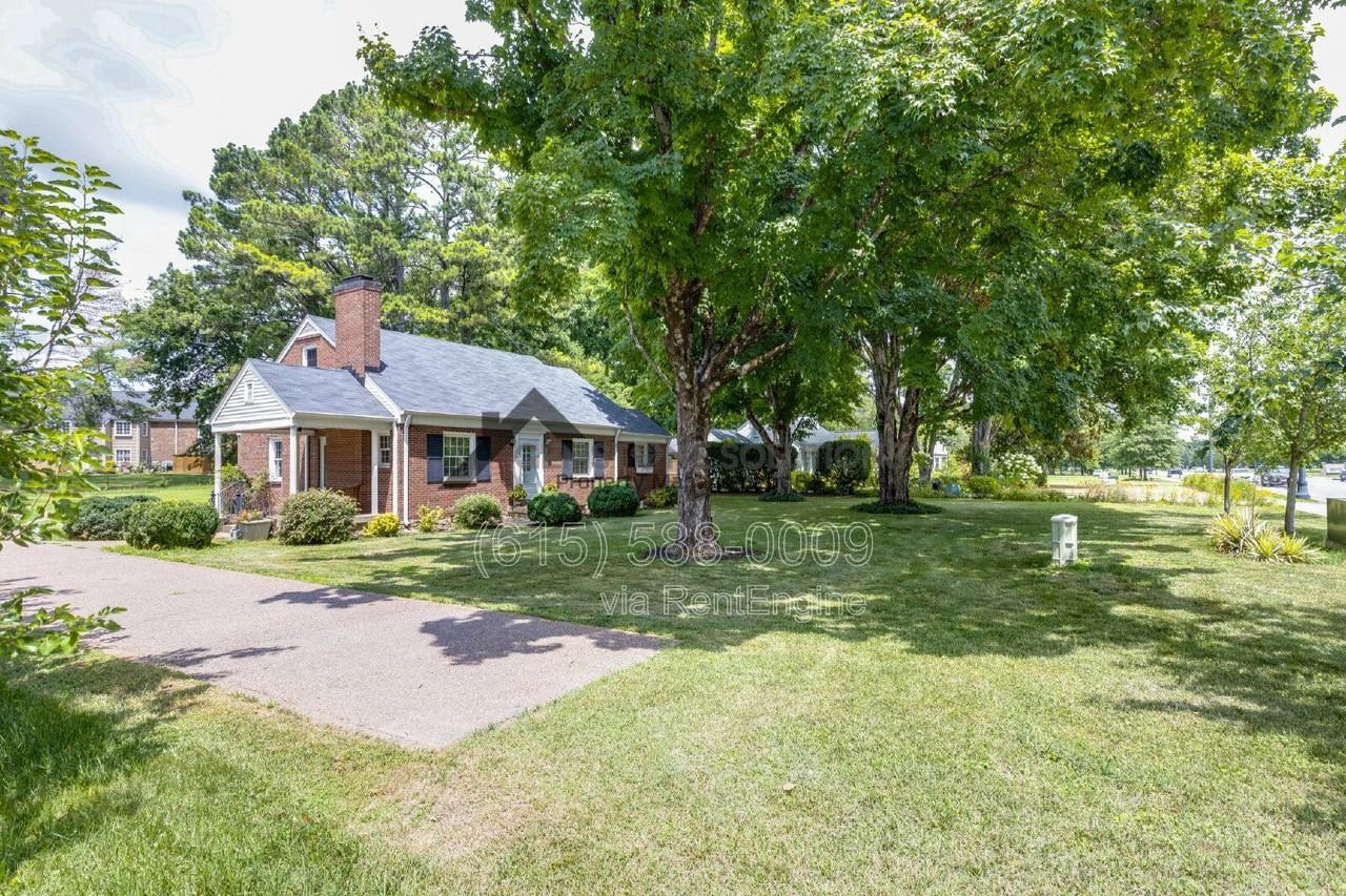 715 Hillsboro Rd - Photo 4 of 40
