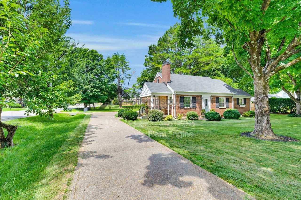 715 Hillsboro Rd - Photo 5 of 40