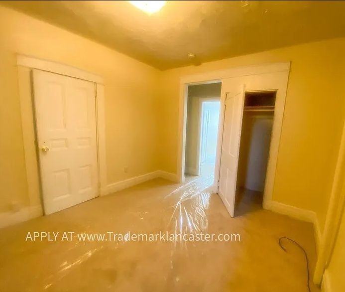 215 W Vine St #1 - Photo 4 of 7