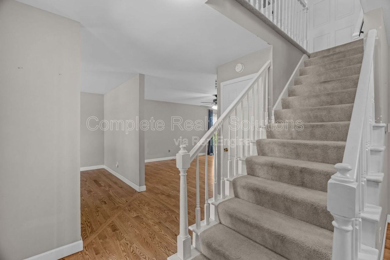 16610 Green Needle Ct - Photo 5 of 50