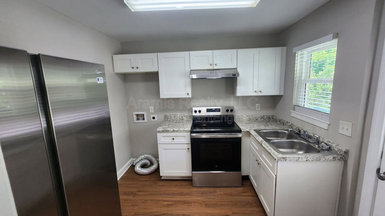 2043 Chicago Ave Nw - Photo 4 of 17