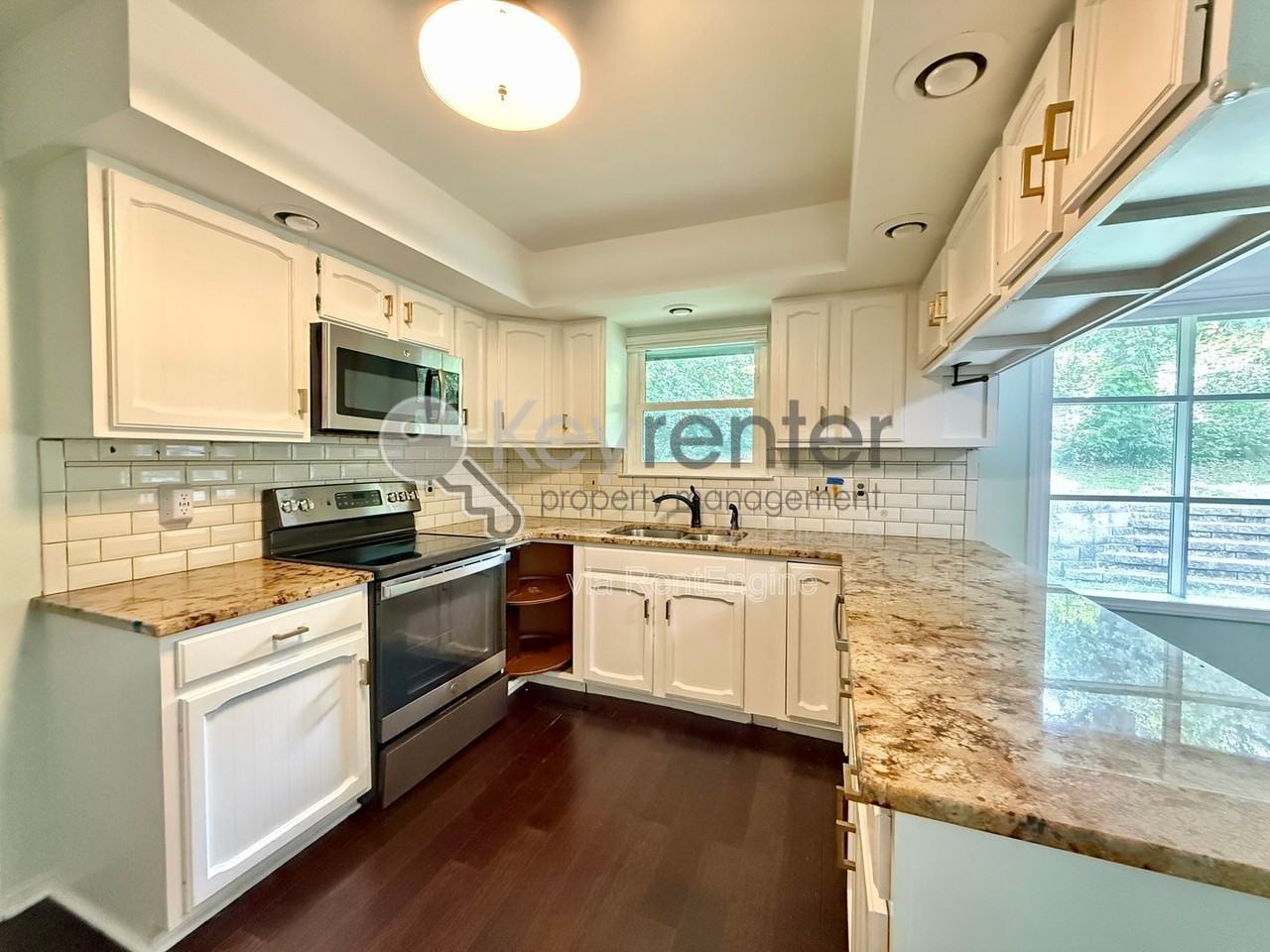 4910 Bal Harbor Dr - Photo 3 of 27